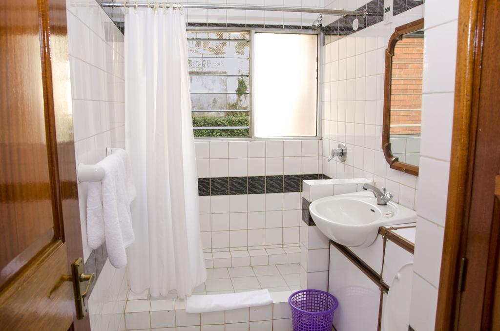 קמפאלה Golf Course Apartments מראה חיצוני תמונה